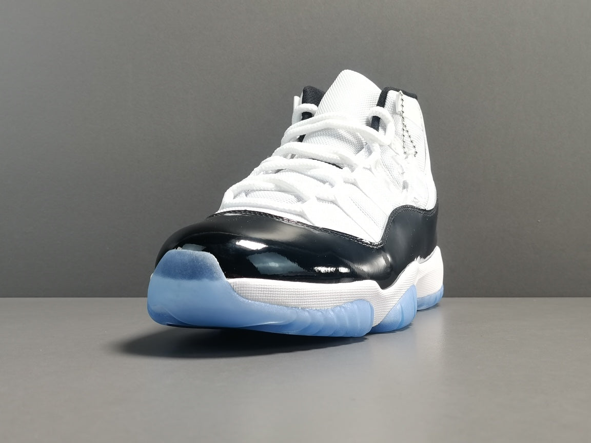JORDAN 11 x CONCORD - Phantom Kicks