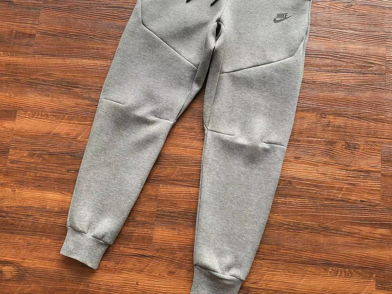 NIKE TECH FLEECE PANTS x WOLF GREY - Phantom Kicks