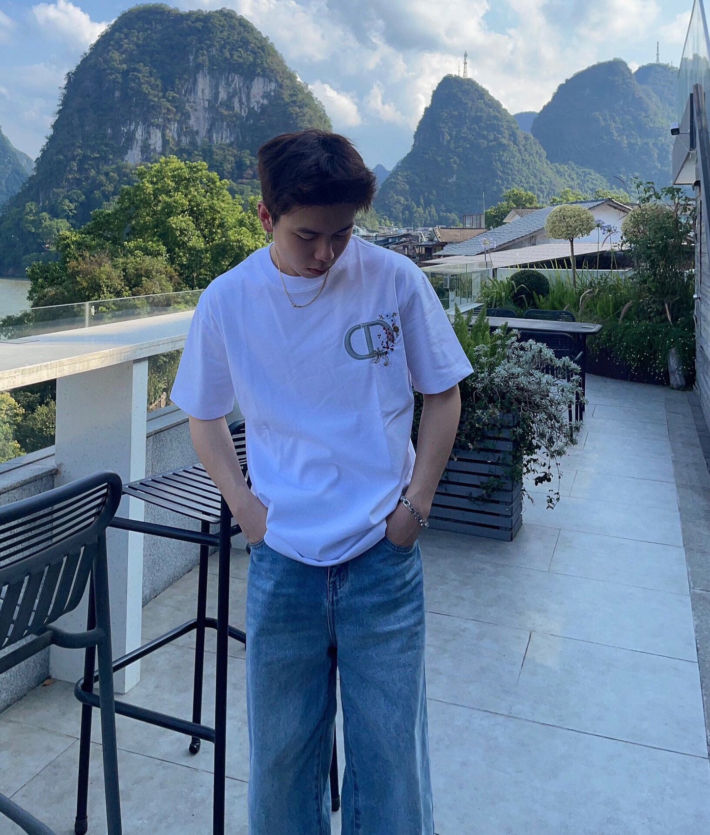 Dior T-Shirt with Floral CD Logo - Phantom Kicks