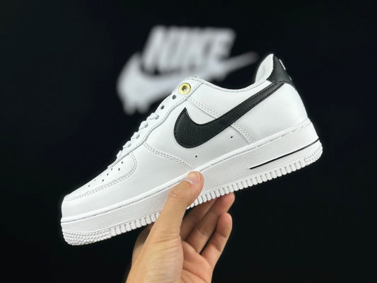 NIKE AIR FORCE 1 "White/Black" - Phantom Kicks