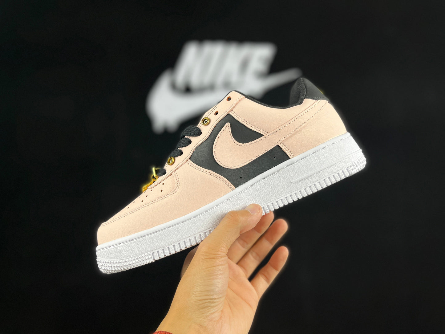 NIKE AIR FORCE 1 "Pink Buckle" - Phantom Kicks