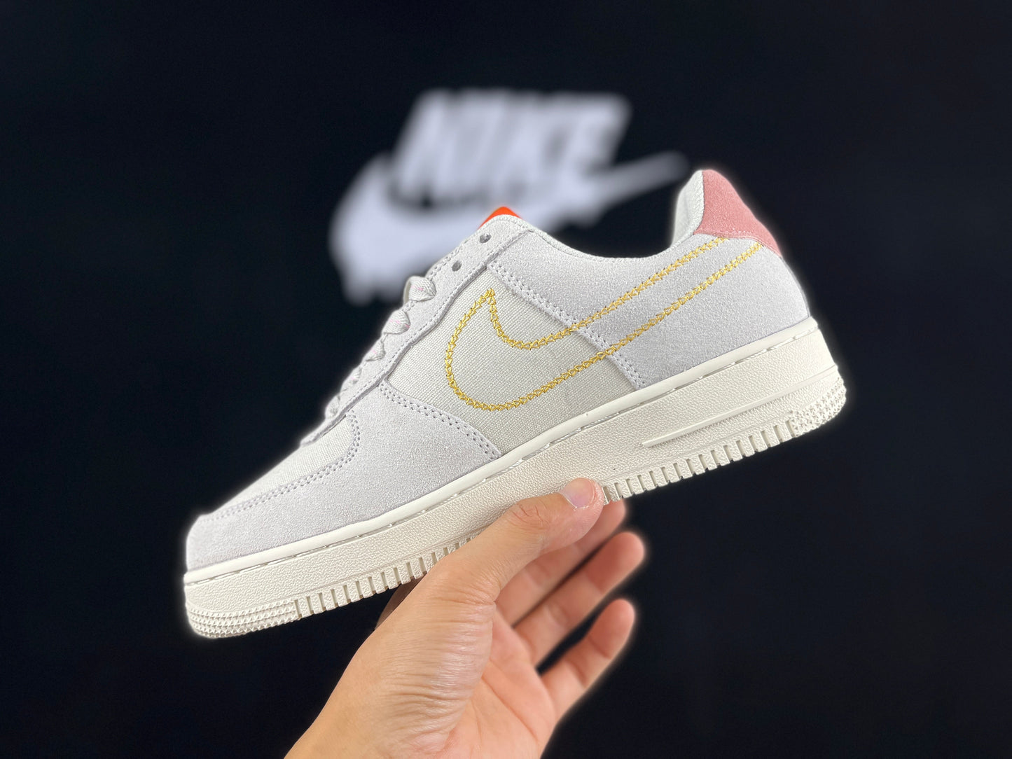 NIKE AIR FORCE 1 - Phantom Kicks