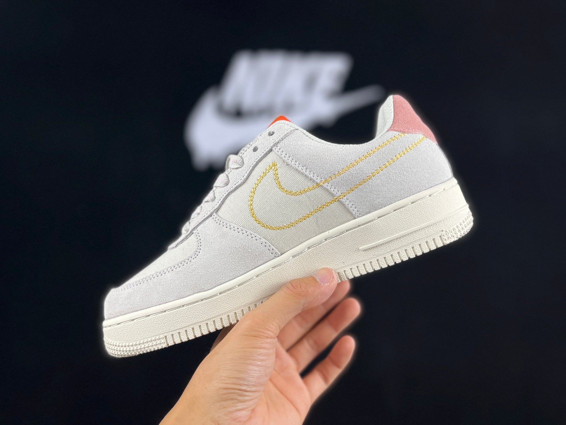 NIKE AIR FORCE 1 - Phantom Kicks