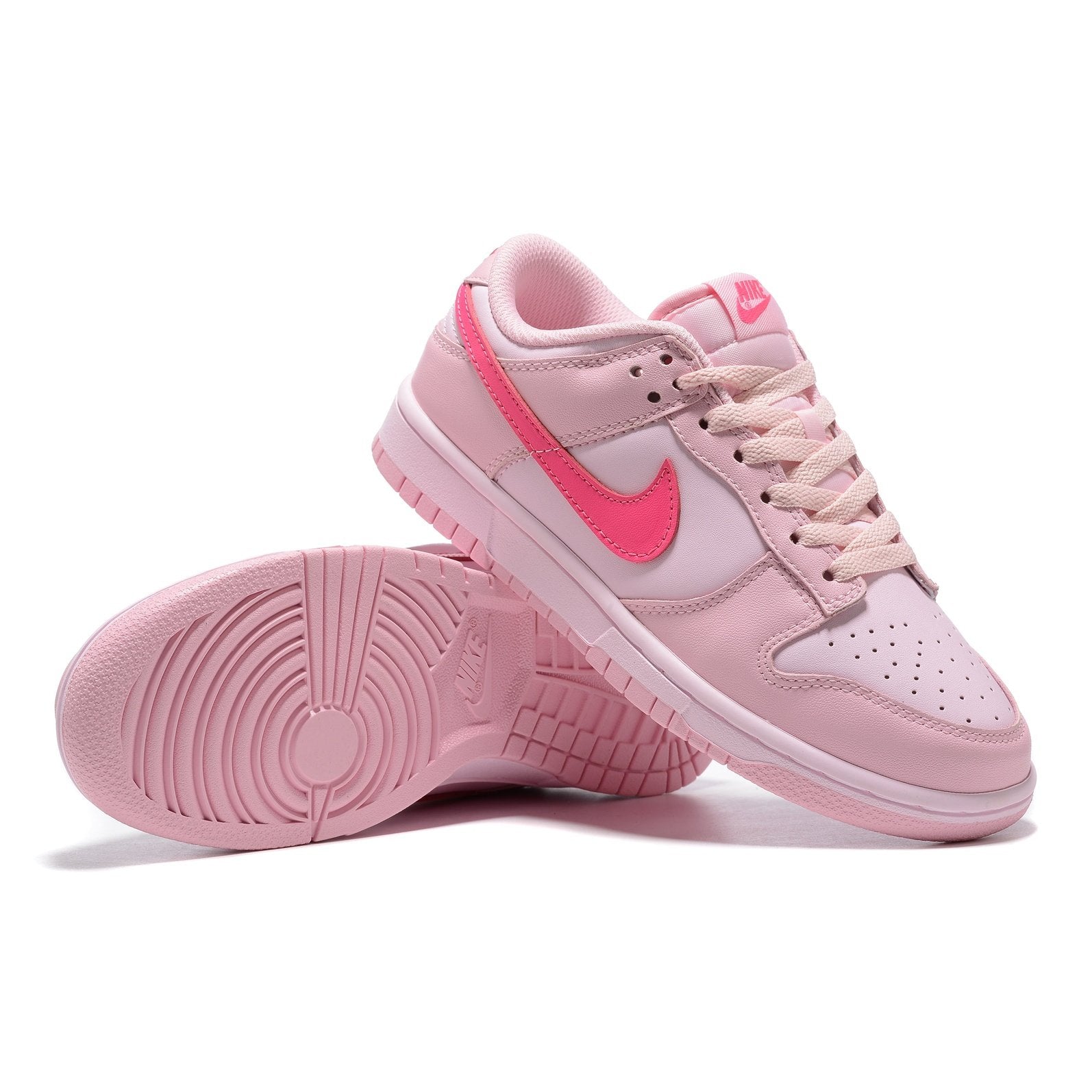 NIKE DUNK LOW x TRIPLE PINK - Phantom Kicks