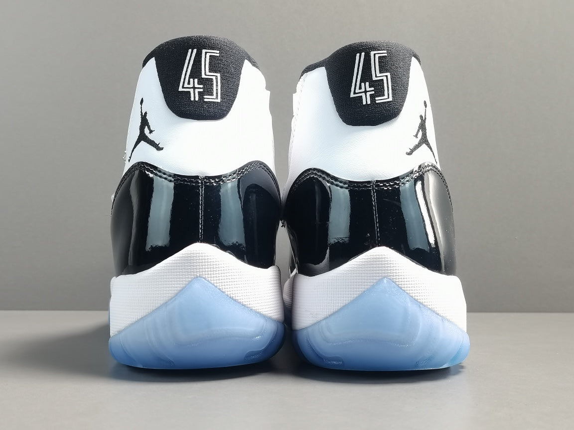 JORDAN 11 x CONCORD - Phantom Kicks