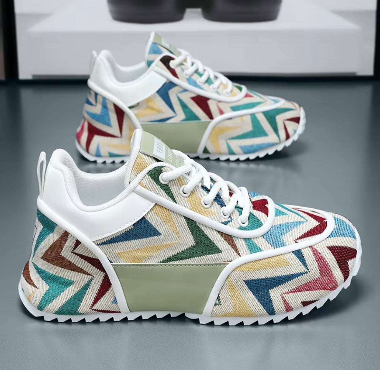 Men's fashionable running shoes are breathable, lightweight, comfortable, thick soled, elastic, casual sports shoes, wear-resistant, anti slip, strong traction, trendy basketball shoes - Phantom Kicks