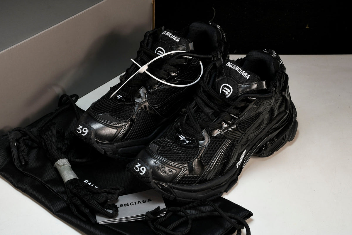 B Runner Black