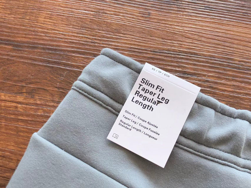 NIKE TECH FLEECE PANTS x GREY/WHITE - Phantom Kicks
