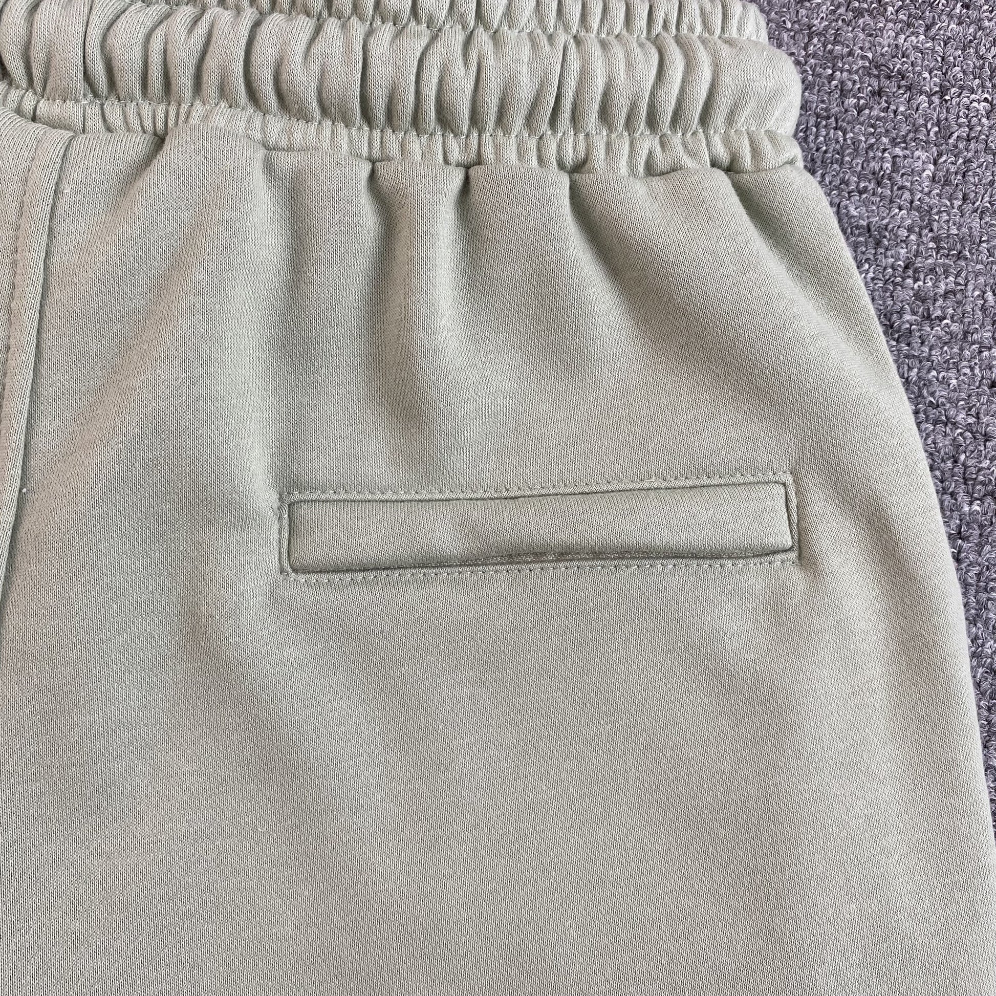 SYNA WORLD SHORTS SAGE - Phantom Kicks