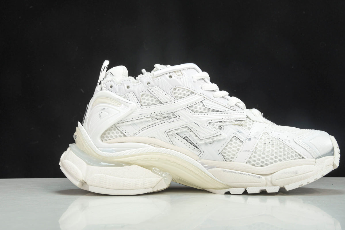 B Runner White