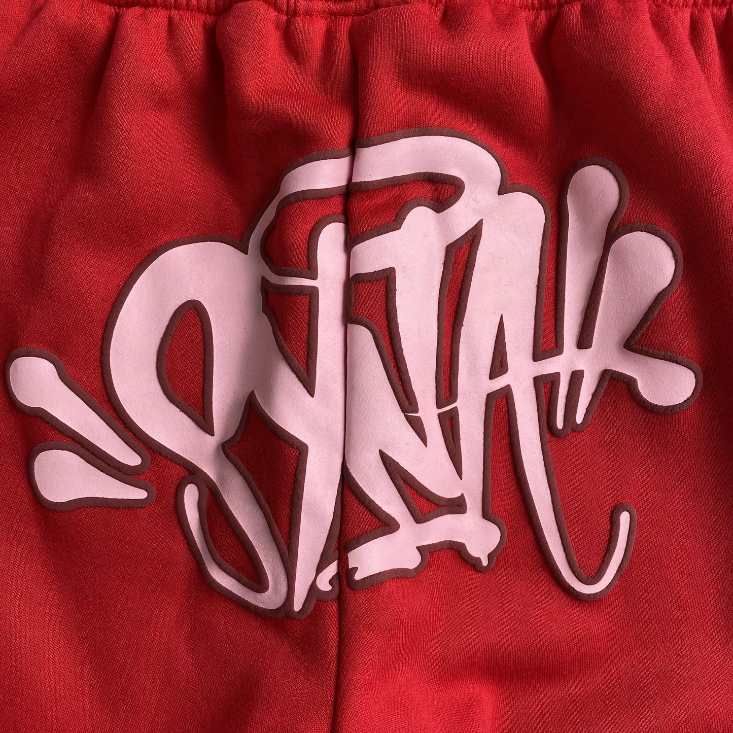 SYNA WORLD SYNA LOGO SWEATPANTS RED - Phantom Kicks