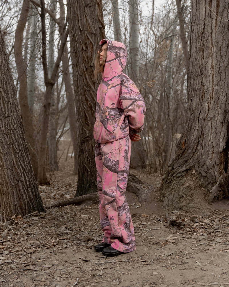 Y2K Women’s Pink Camo Print Baggy Pants – Unisex Streetwear, Vintage Vibe, Soft & Bold Outdoor Style - Phantom Kicks