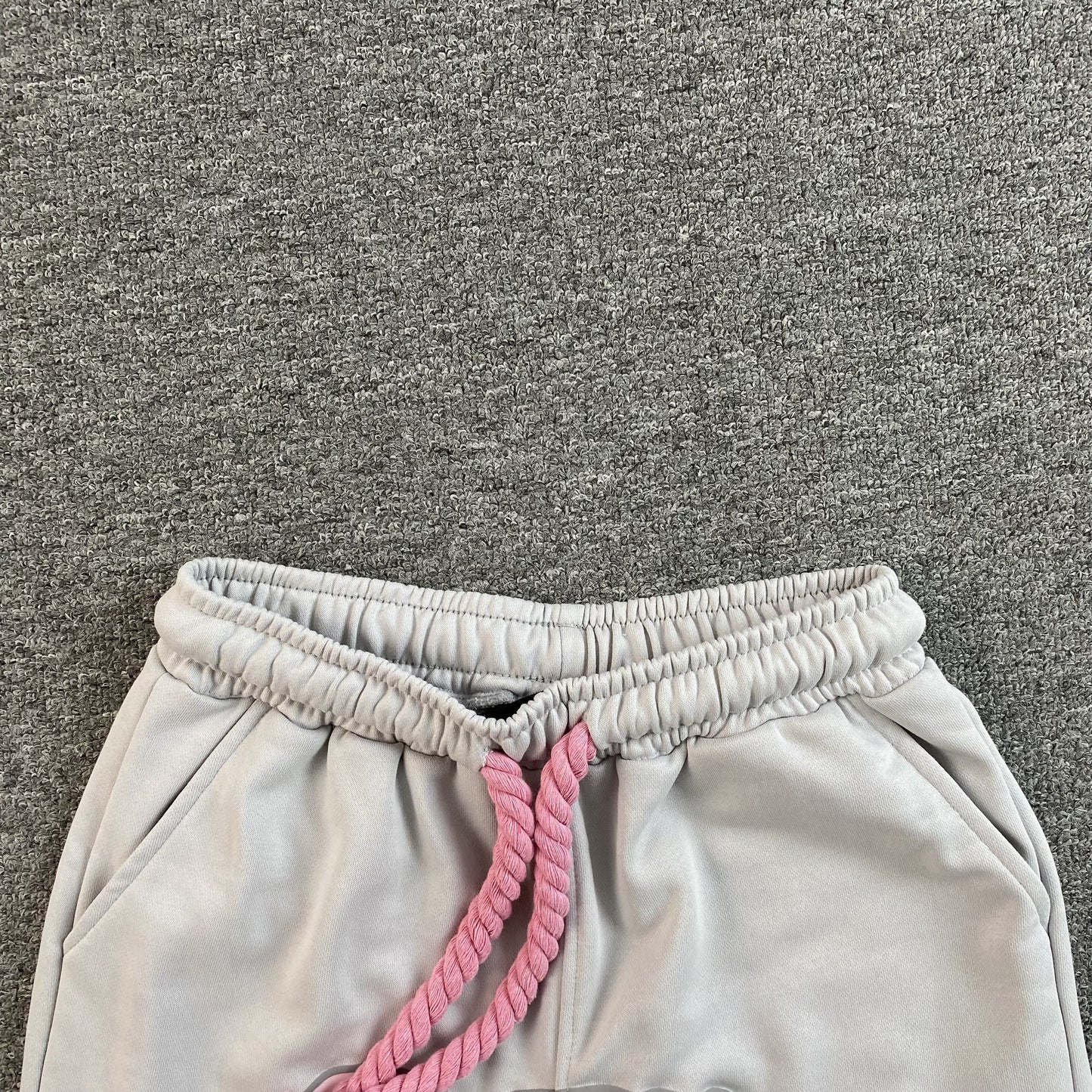 SYNA WORLD SHORTS GREY PINK - Phantom Kicks