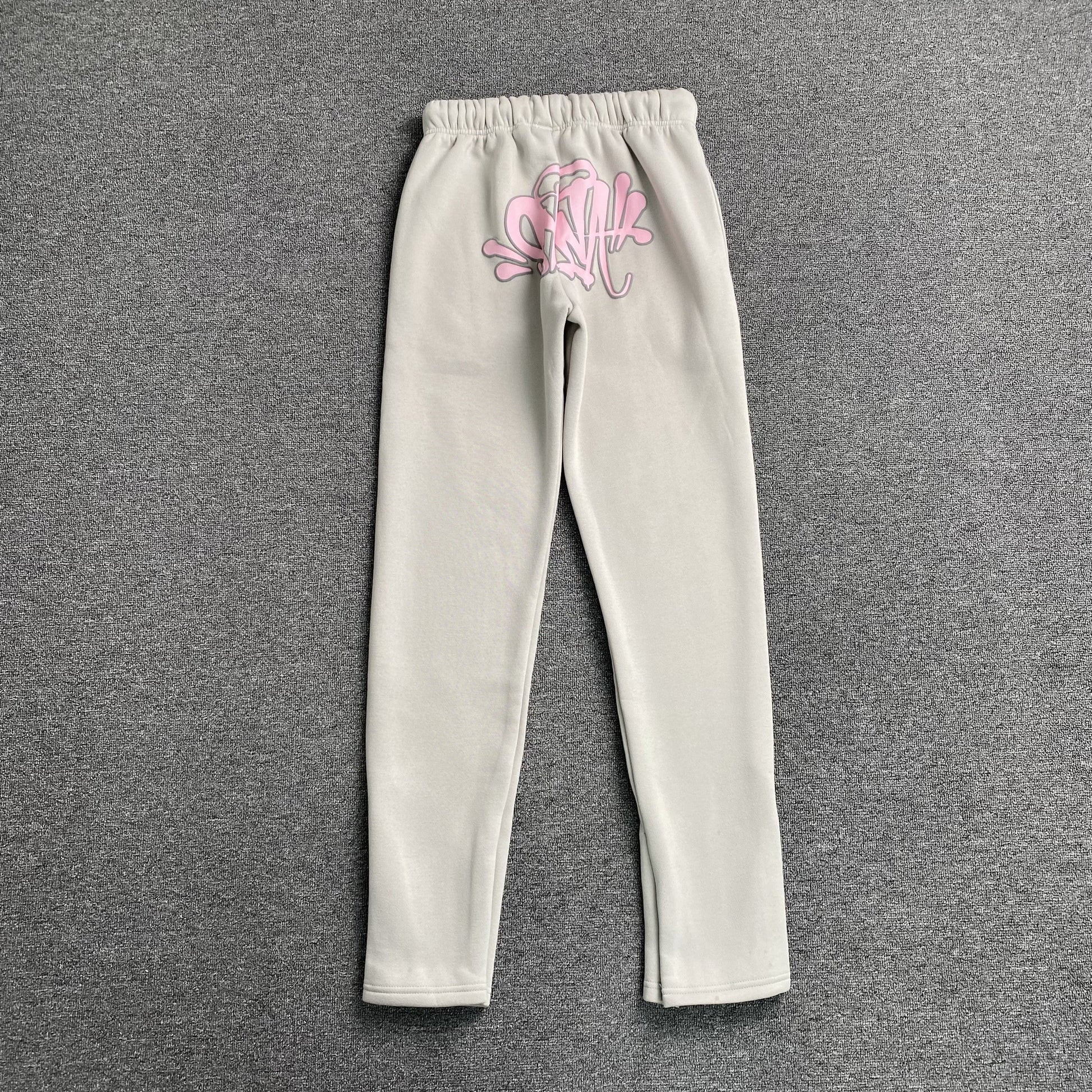 SYNA WORLD SYNA LOGO SWEATPANTS GREY PINK - Phantom Kicks