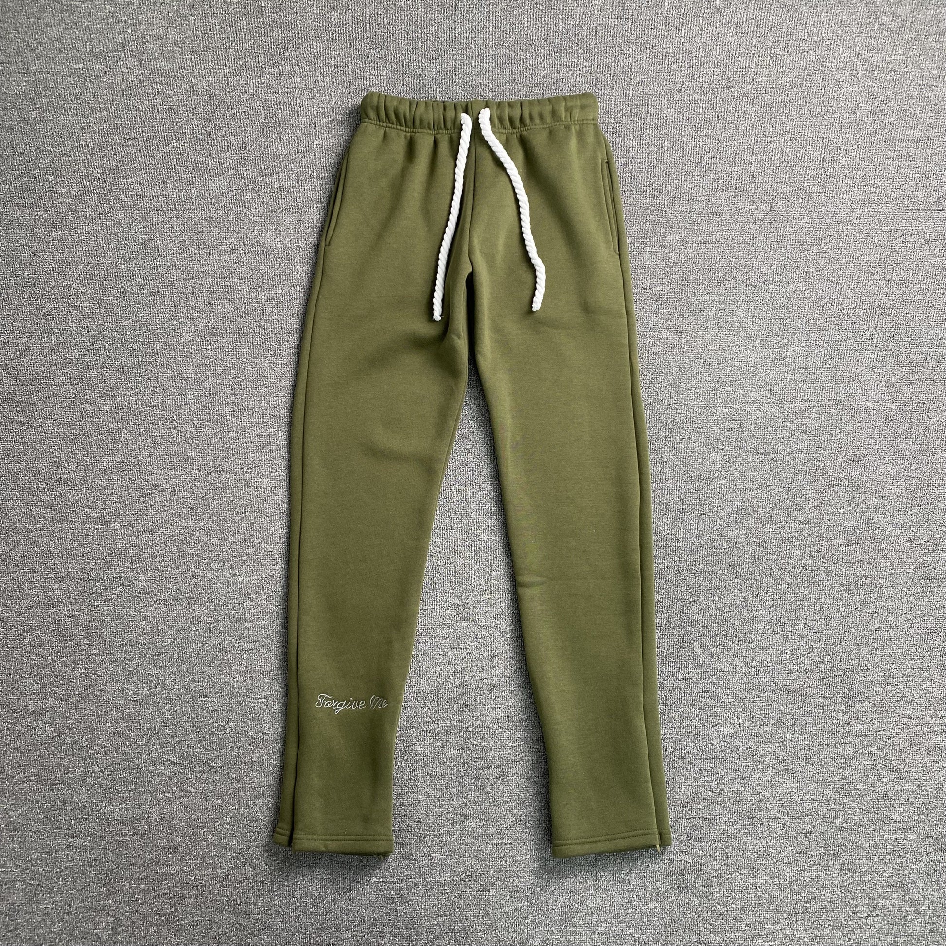 SYNA WORLD SYNA LOGO SWEATPANTS SAGE - Phantom Kicks