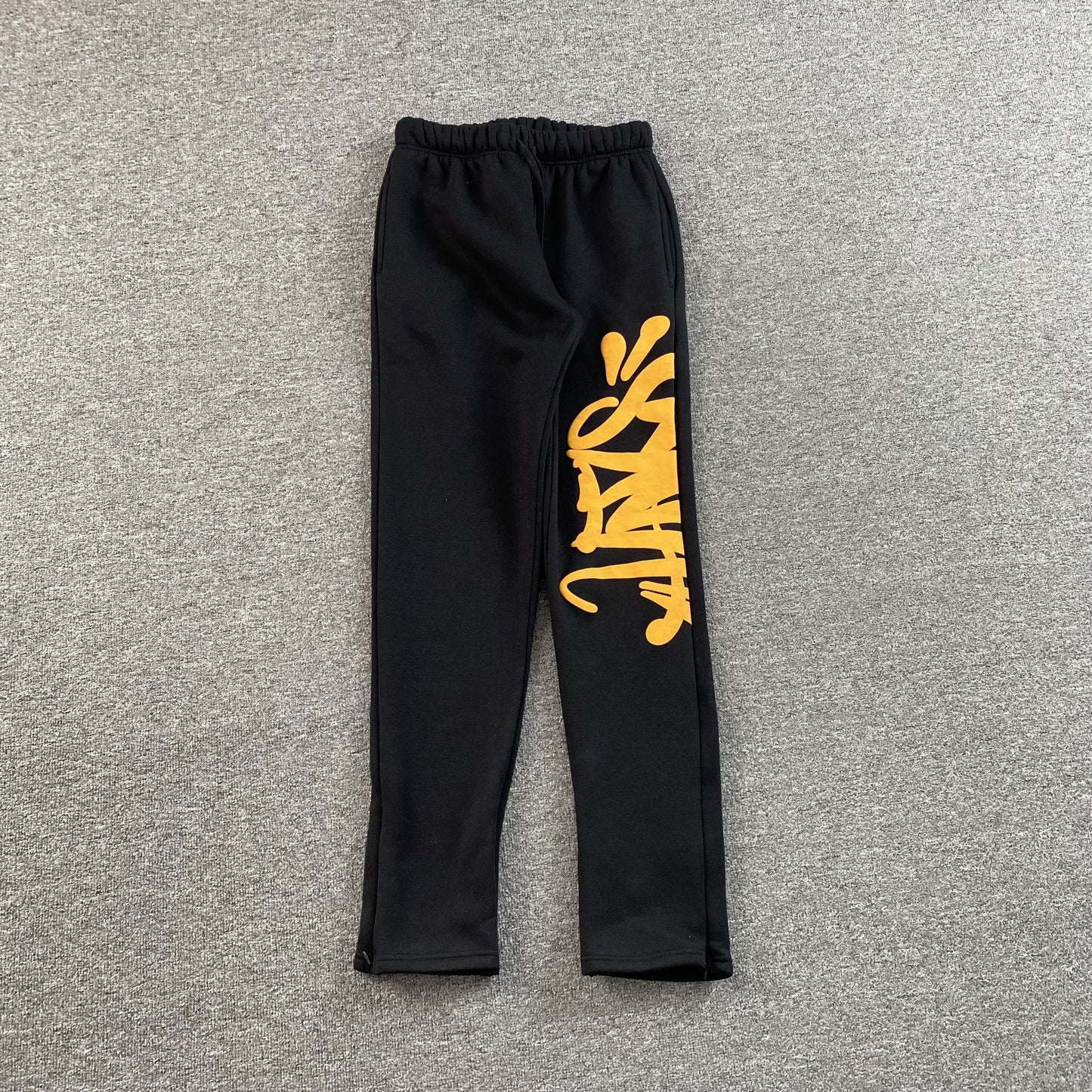 SYNA WORLD SWEATPANTS BLACK - Phantom Kicks