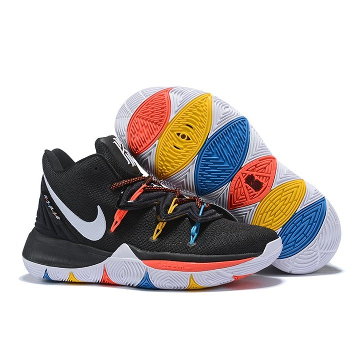 NIKE KYRIE 5 x FRIENDS - Phantom Kicks