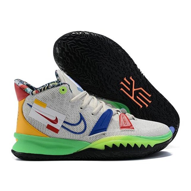 NIKE KYRIE 7 x VISIONS - Phantom Kicks