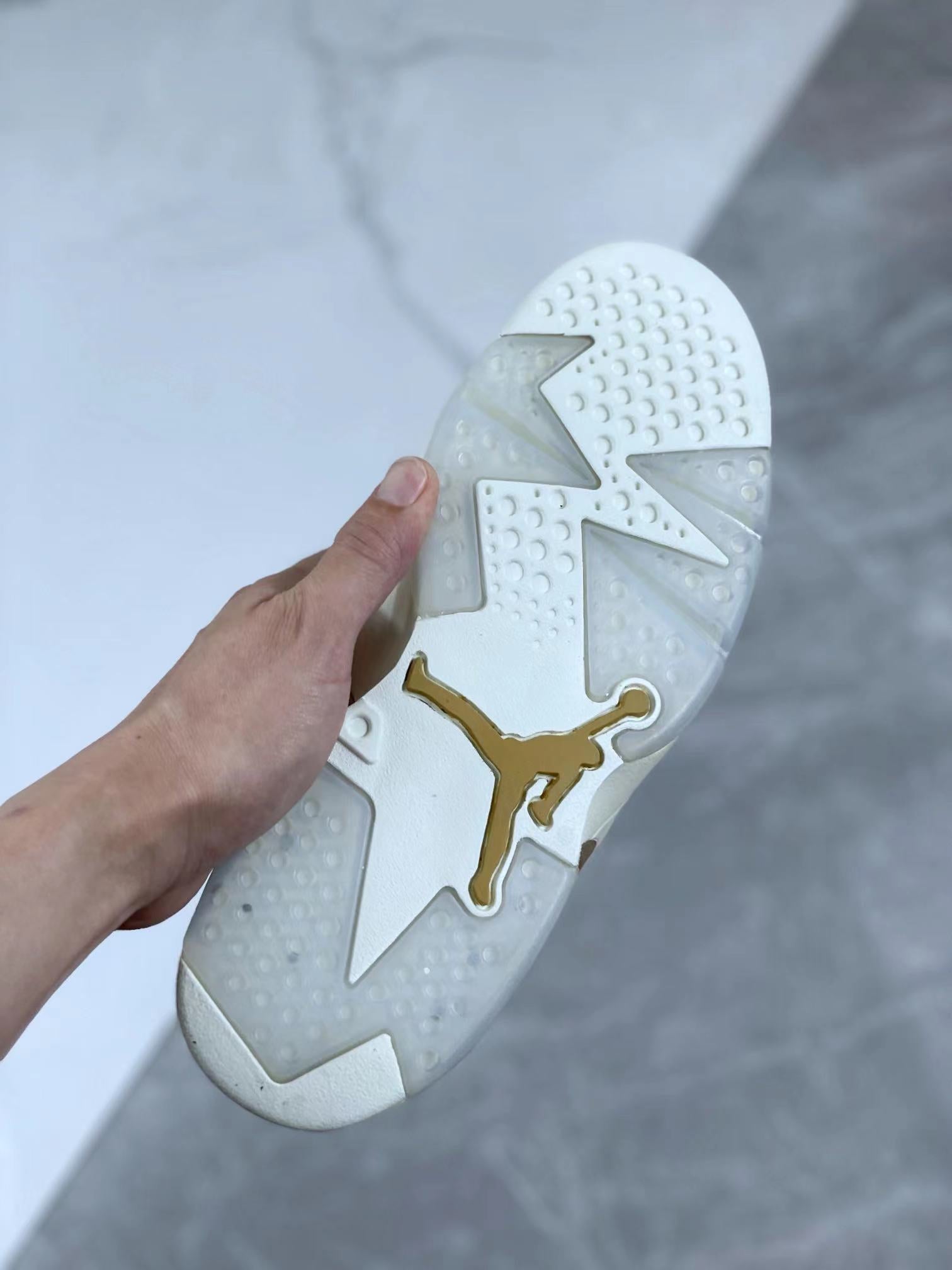 Jordan 6 Low "Metallic Gold" - Phantom Kicks