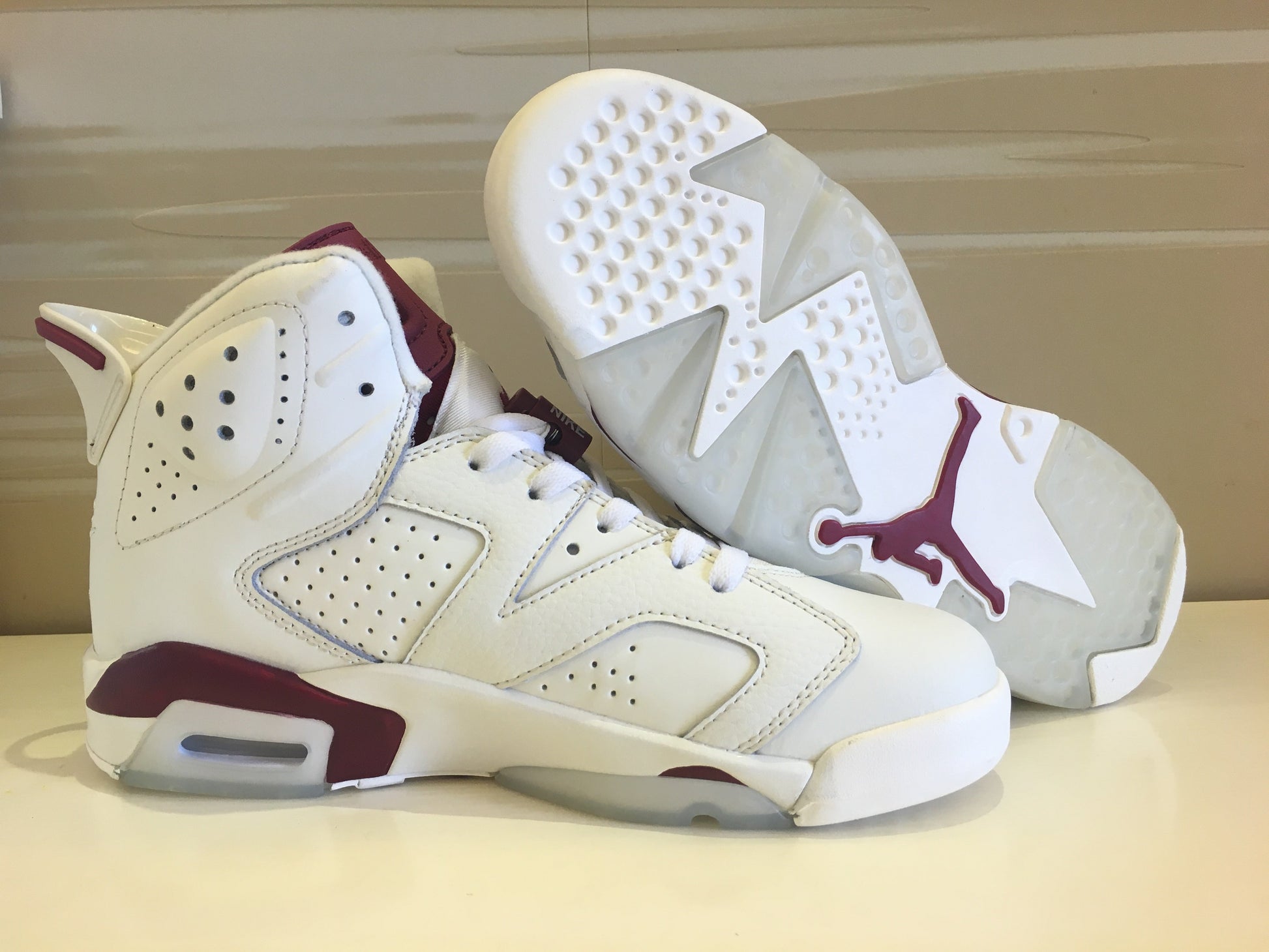 Jordan 6 "Maroon" - Phantom Kicks