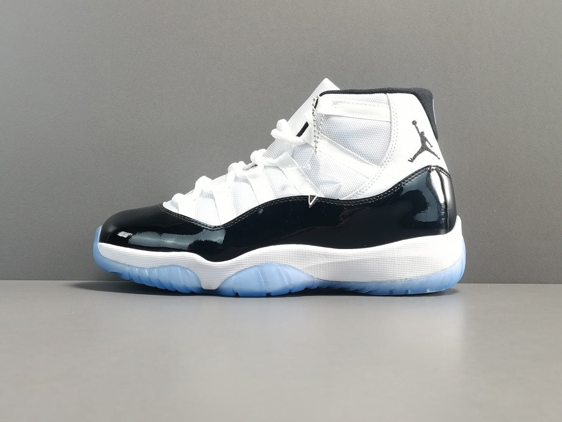 JORDAN 11 x CONCORD - Phantom Kicks