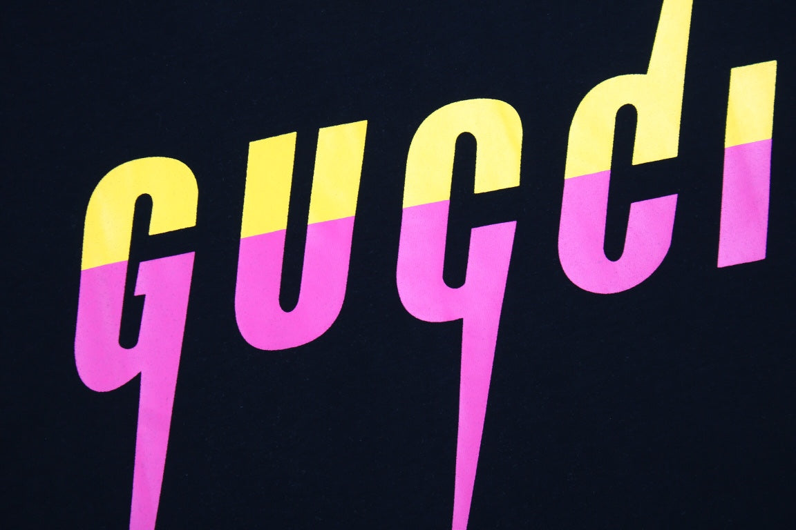 Gucci T-shirt with Retro Logo (Black) - Phantom Kicks
