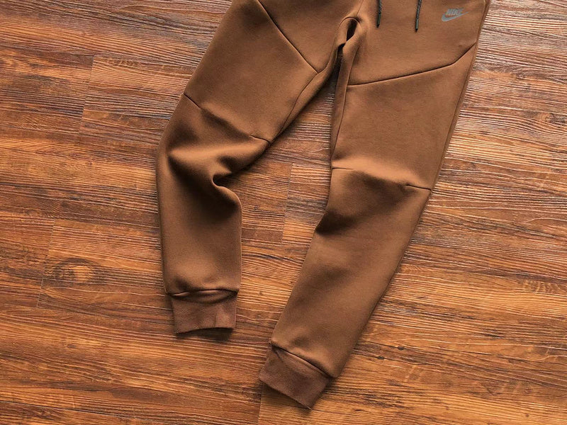 NIKE TECH FLEECE PANTS x BROWN - Phantom Kicks
