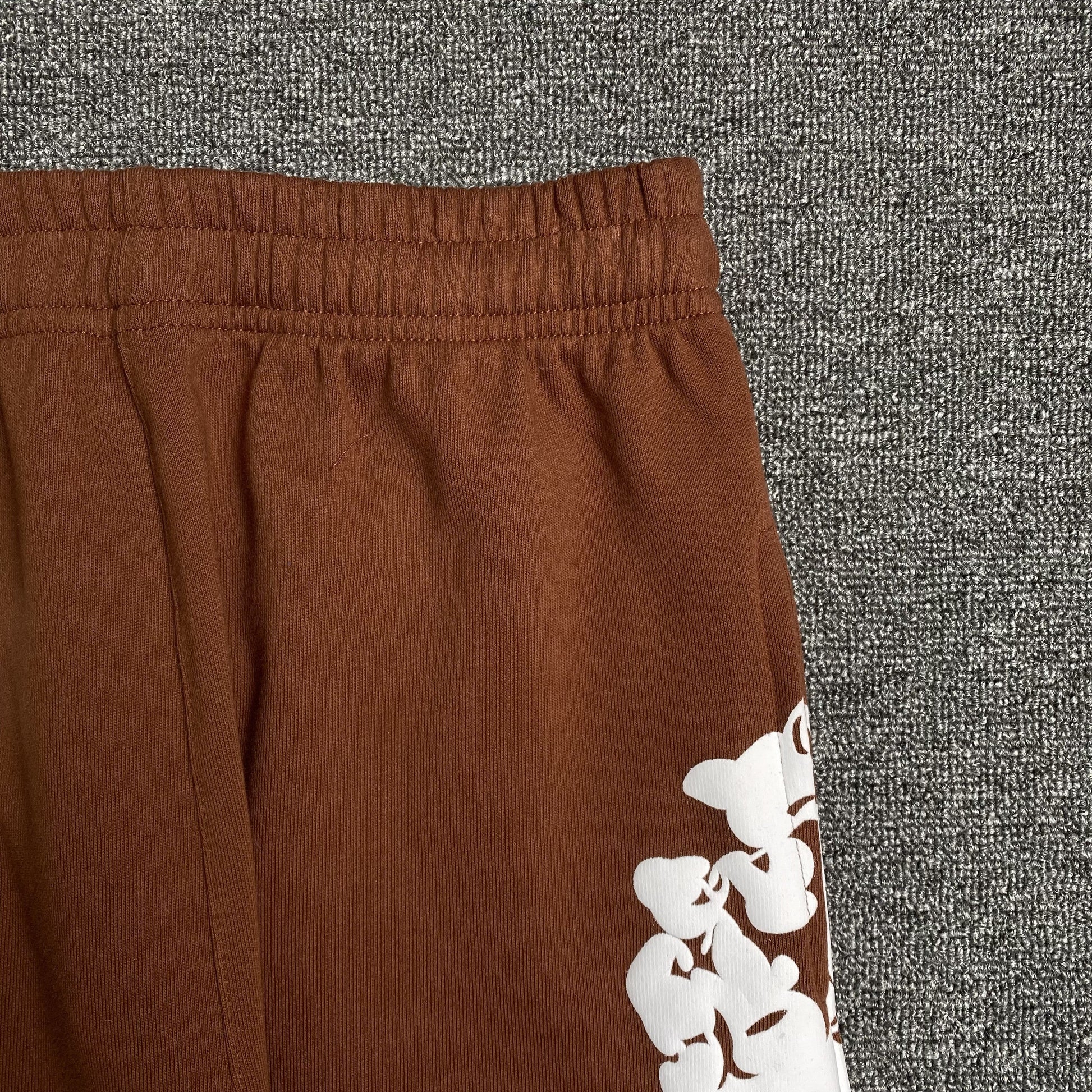 DENIM TEARS COTTON WREATH SWEATPANTS BROWN - Phantom Kicks