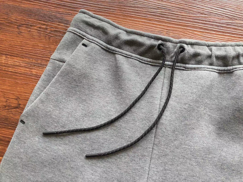NIKE TECH FLEECE PANTS x WOLF GREY - Phantom Kicks