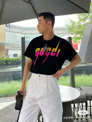 Gucci T-shirt with Retro Logo (Black) - Phantom Kicks