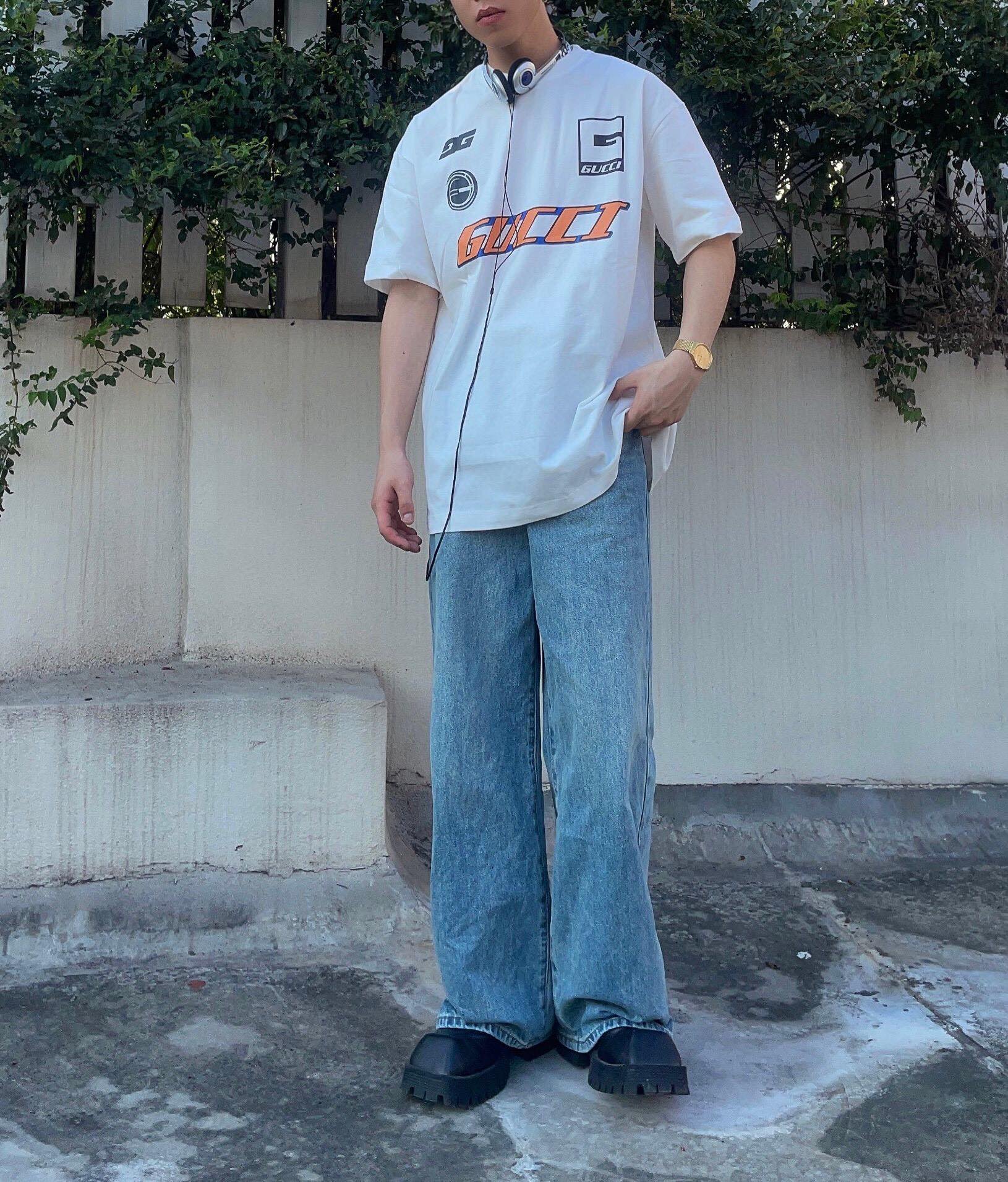 Gucci Graphic Logo T-Shirt - Phantom Kicks