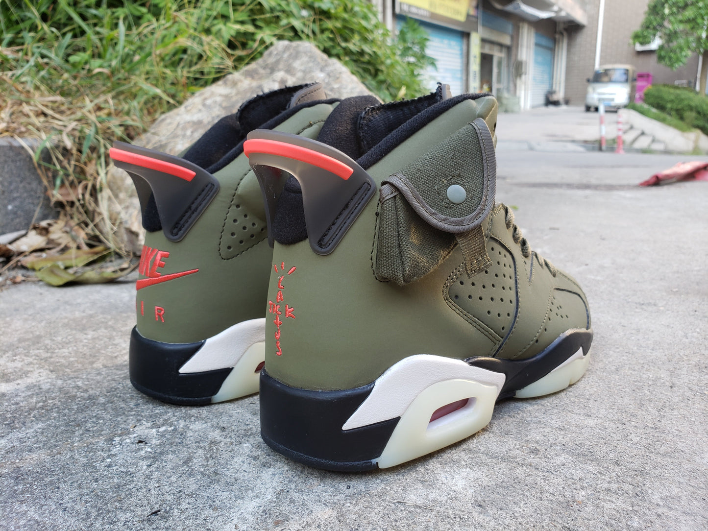 Jordan 6 Retro "Travis Scott - Medium Olive" - Phantom Kicks
