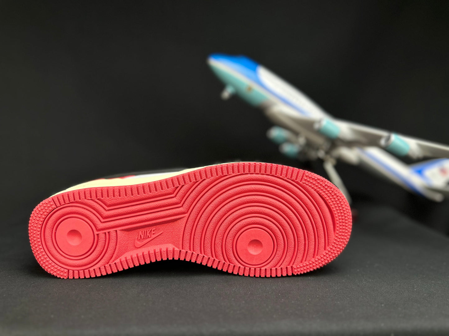 NIKE AIR FORCE 1 "Big Swoosh Red" - Phantom Kicks