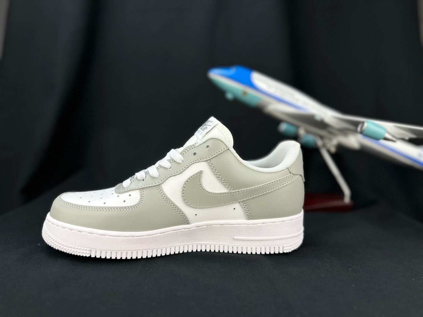 NIKE AIR FORCE 1 "White/Grey" - Phantom Kicks