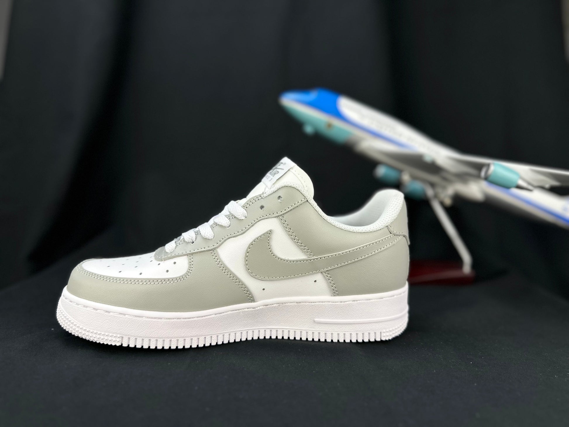 NIKE AIR FORCE 1 "White/Grey" - Phantom Kicks