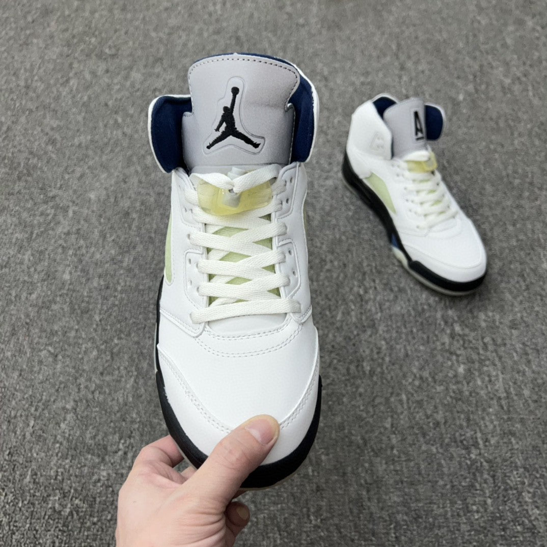 JORDAN 5 White and Black - Phantom Kicks