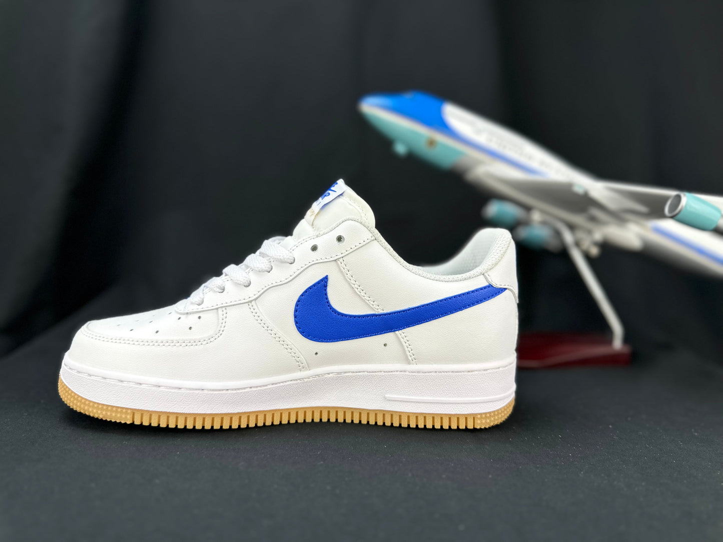 NIKE AIR FORCE 1 "Gum Sole White/Blue" - Phantom Kicks