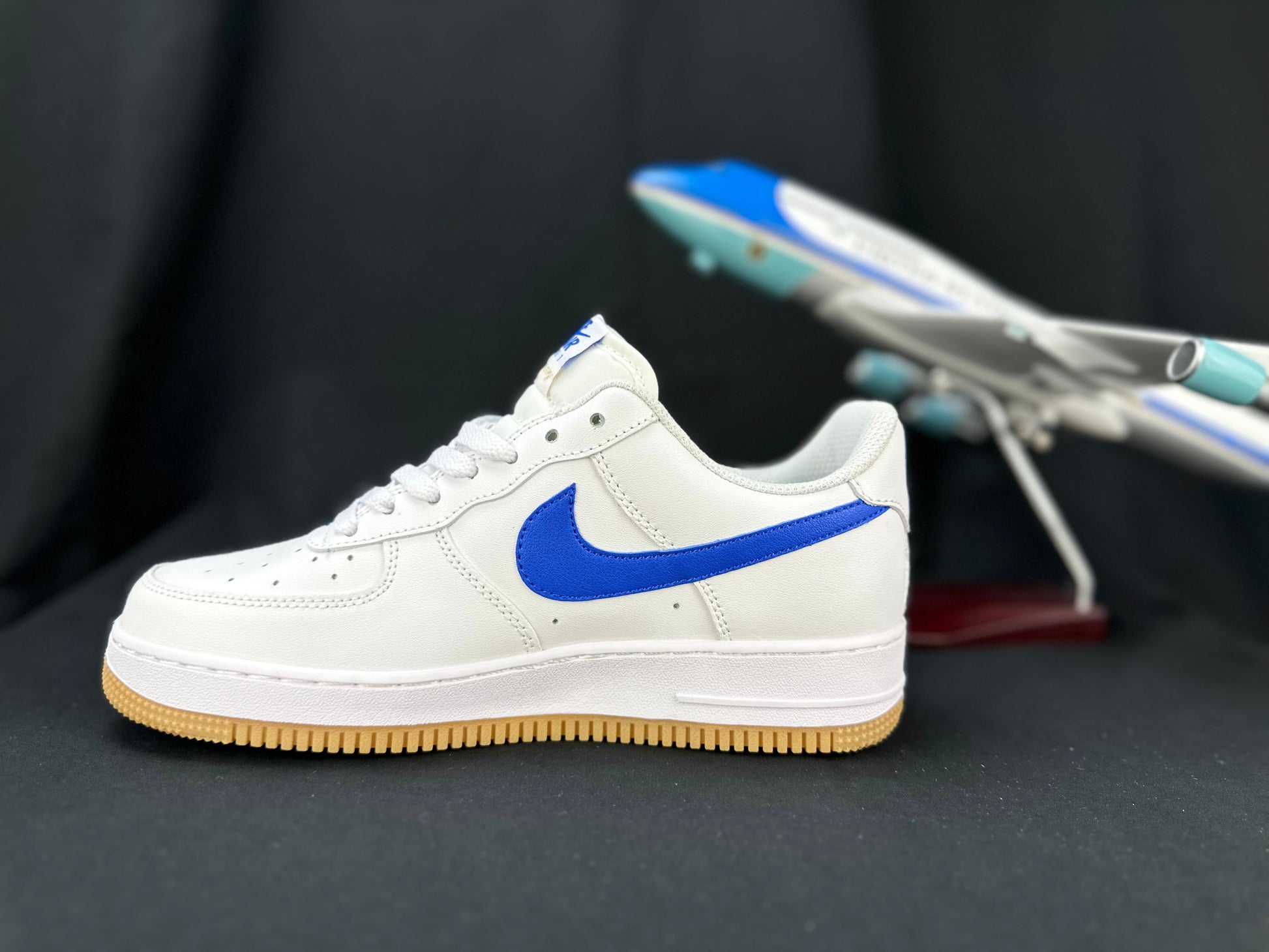 NIKE AIR FORCE 1 "Gum Sole White/Blue" - Phantom Kicks