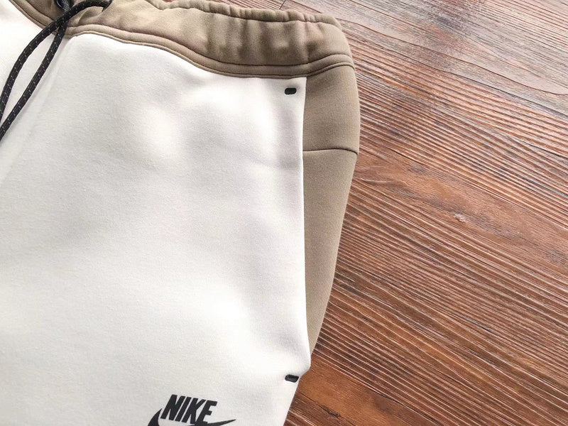 NIKE TECH FLEECE PANTS x SANDALWOOD/LIGHT BONE WHITE - Phantom Kicks