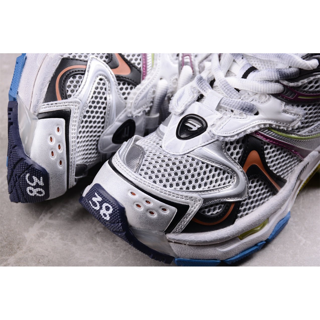BALENCIAGA RUNNER x MULTICOLORED - Phantom Kicks