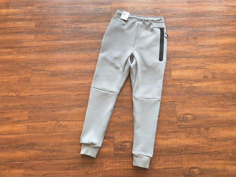 NIKE TECH FLEECE PANTS x GREY/WHITE - Phantom Kicks