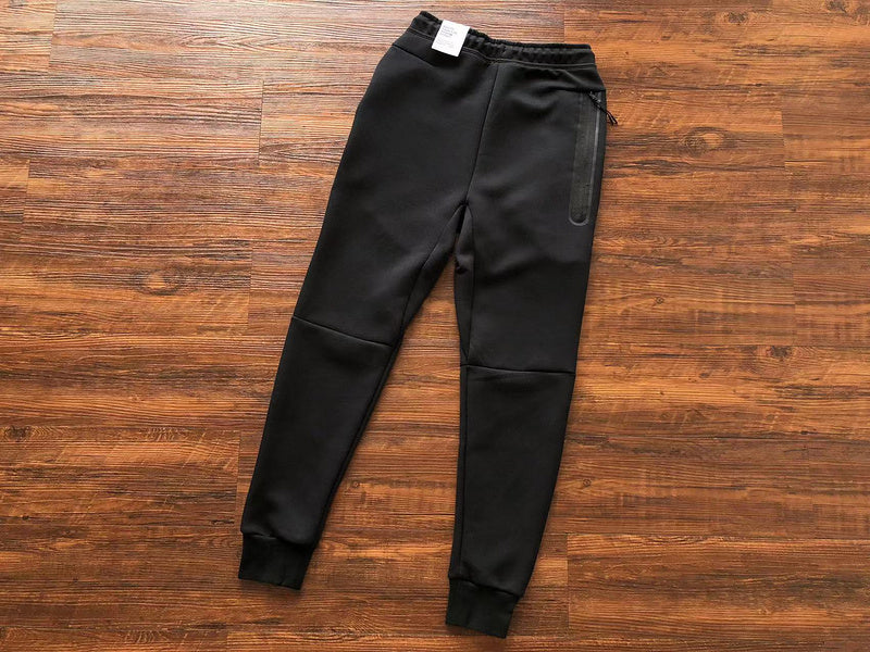 NIKE TECH FLEECE PANTS x DARK BEETROOT/PHANTOM - Phantom Kicks