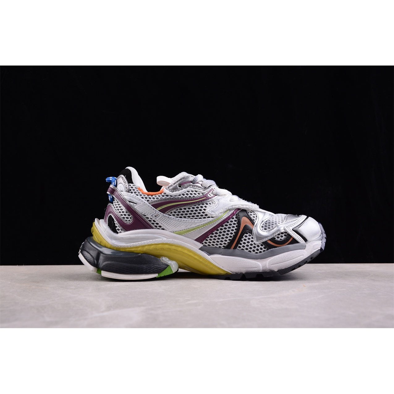 BALENCIAGA RUNNER x MULTICOLORED - Phantom Kicks