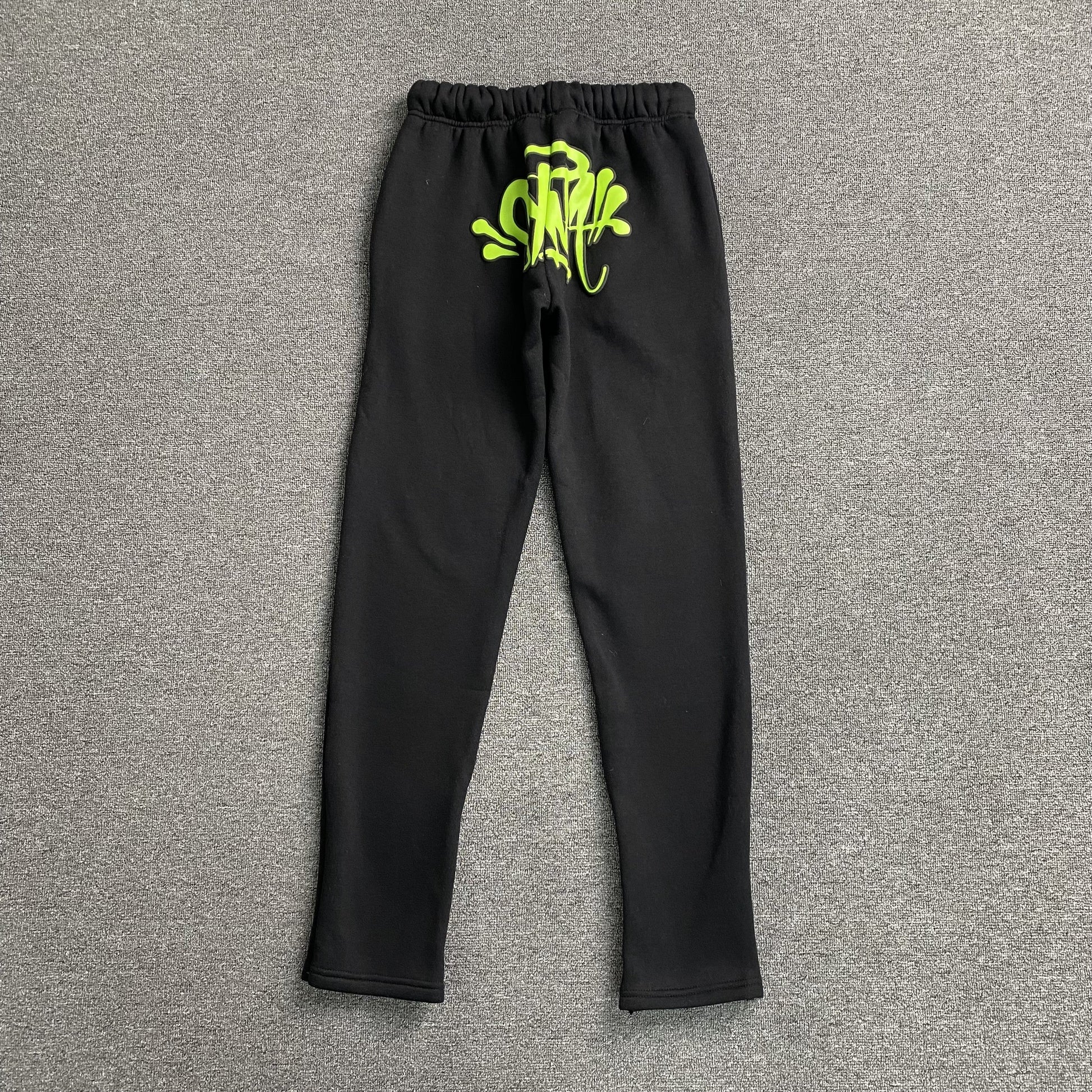 SYNA WORLD SYNA LOGO SWEATPANTS BLACK - Phantom Kicks