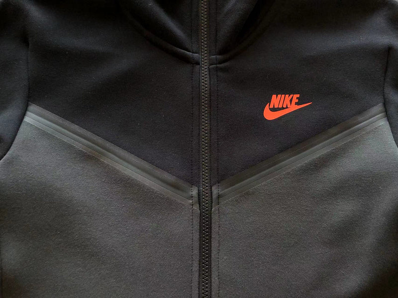 NIKE TECH FLEECE HOODIE x BLACK/DARK SMOKE GREY - Phantom Kicks