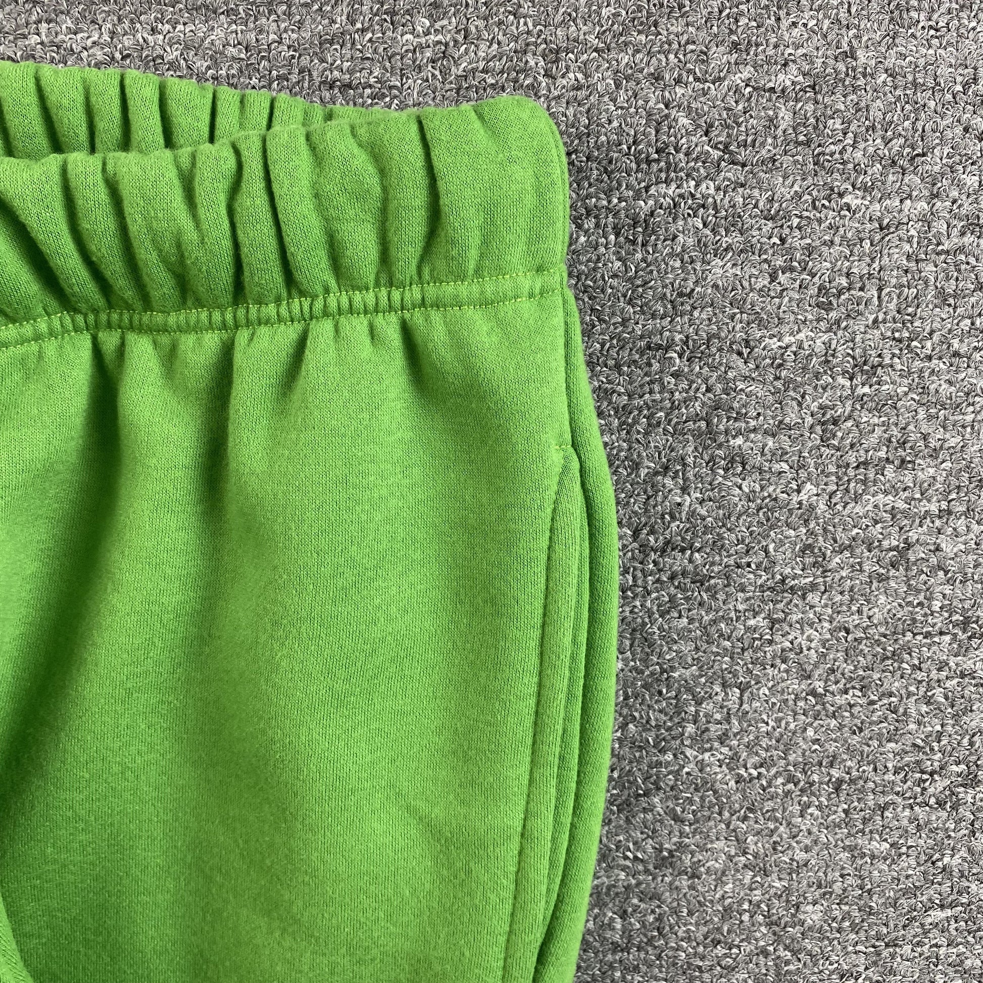 SYNA WORLD SWEATPANTS GREEN - Phantom Kicks