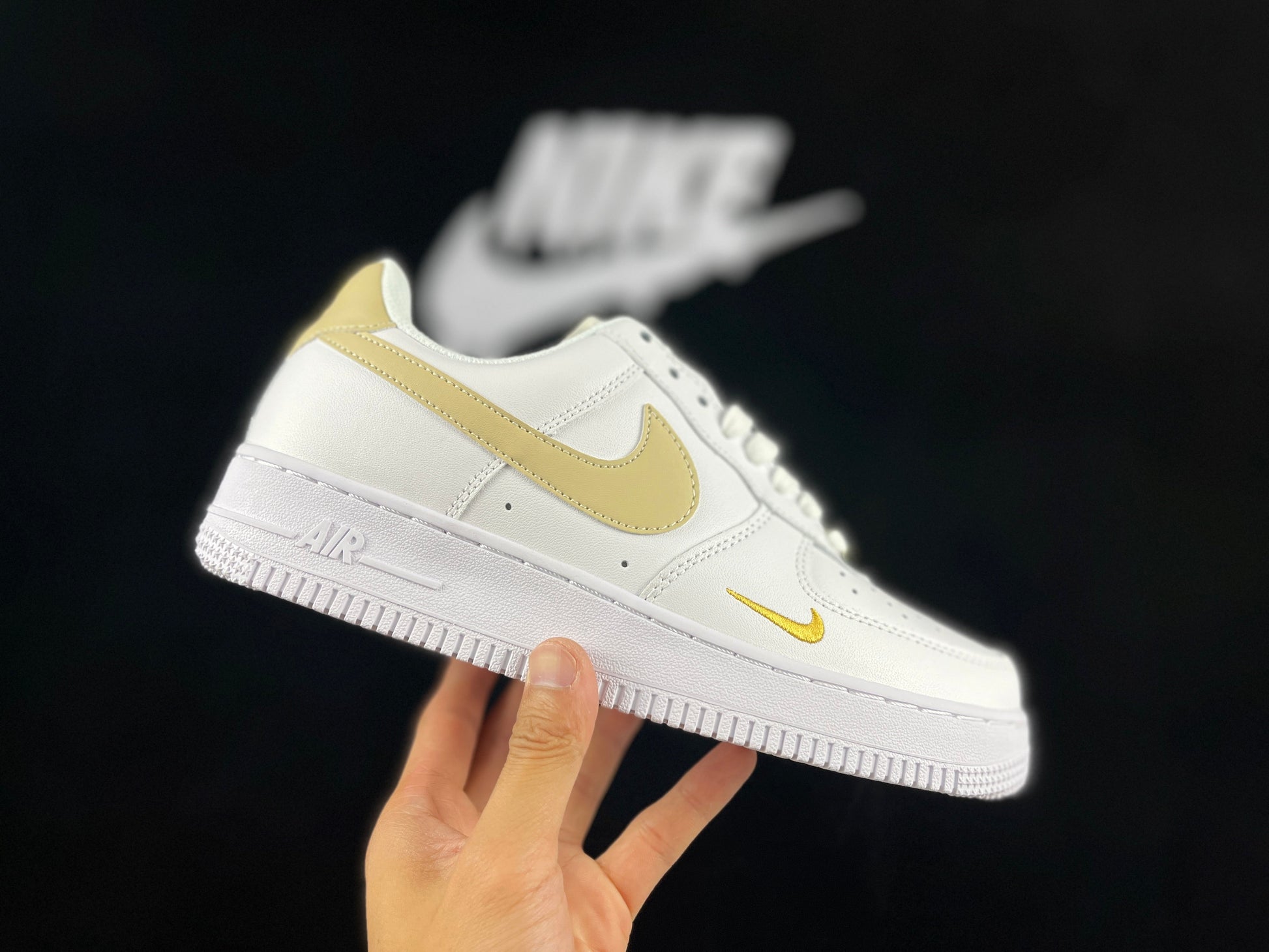 NIKE AIR FORCE 1 "Mini Swoosh White/Yellow" - Phantom Kicks