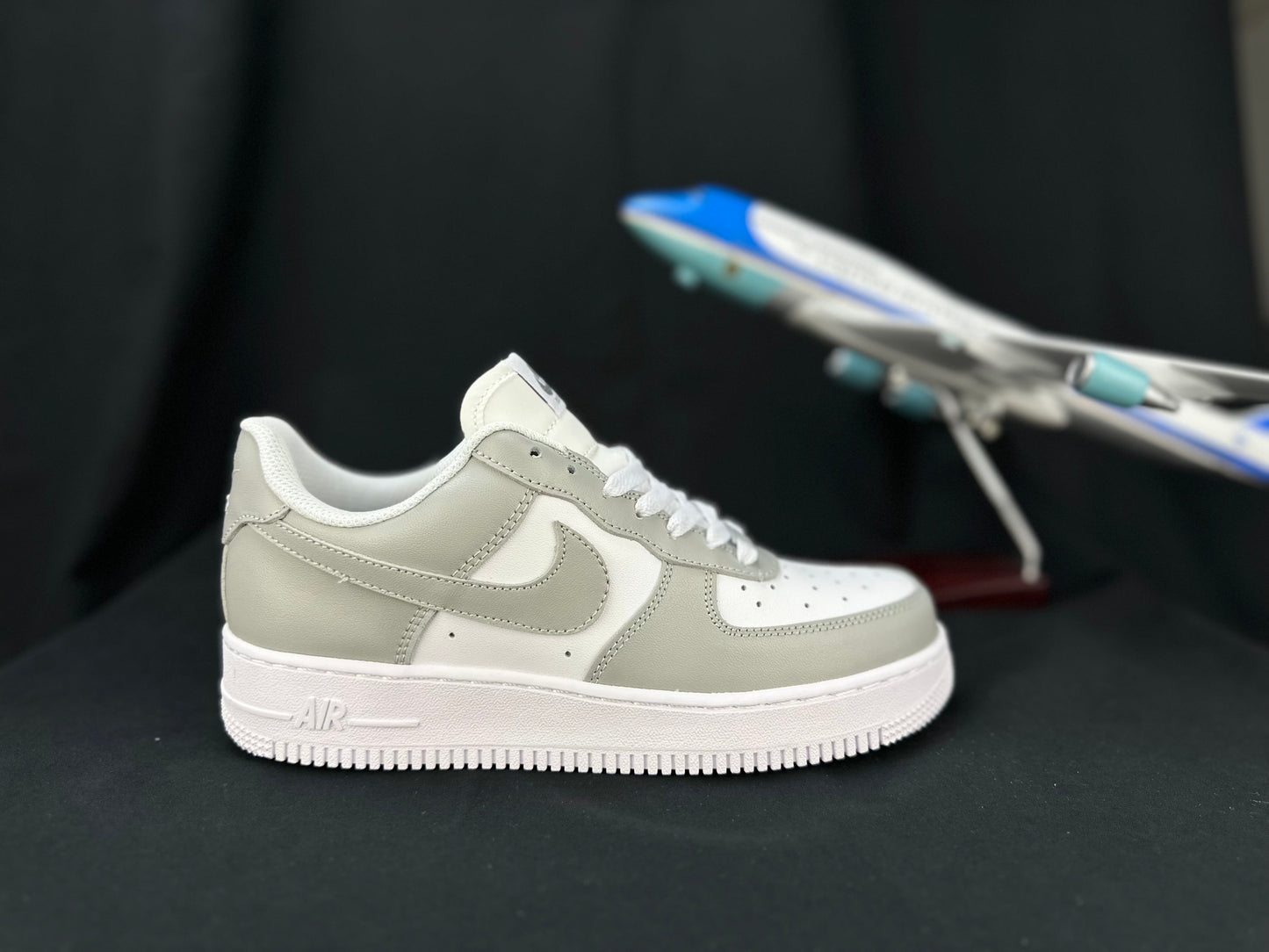 NIKE AIR FORCE 1 "White/Grey" - Phantom Kicks