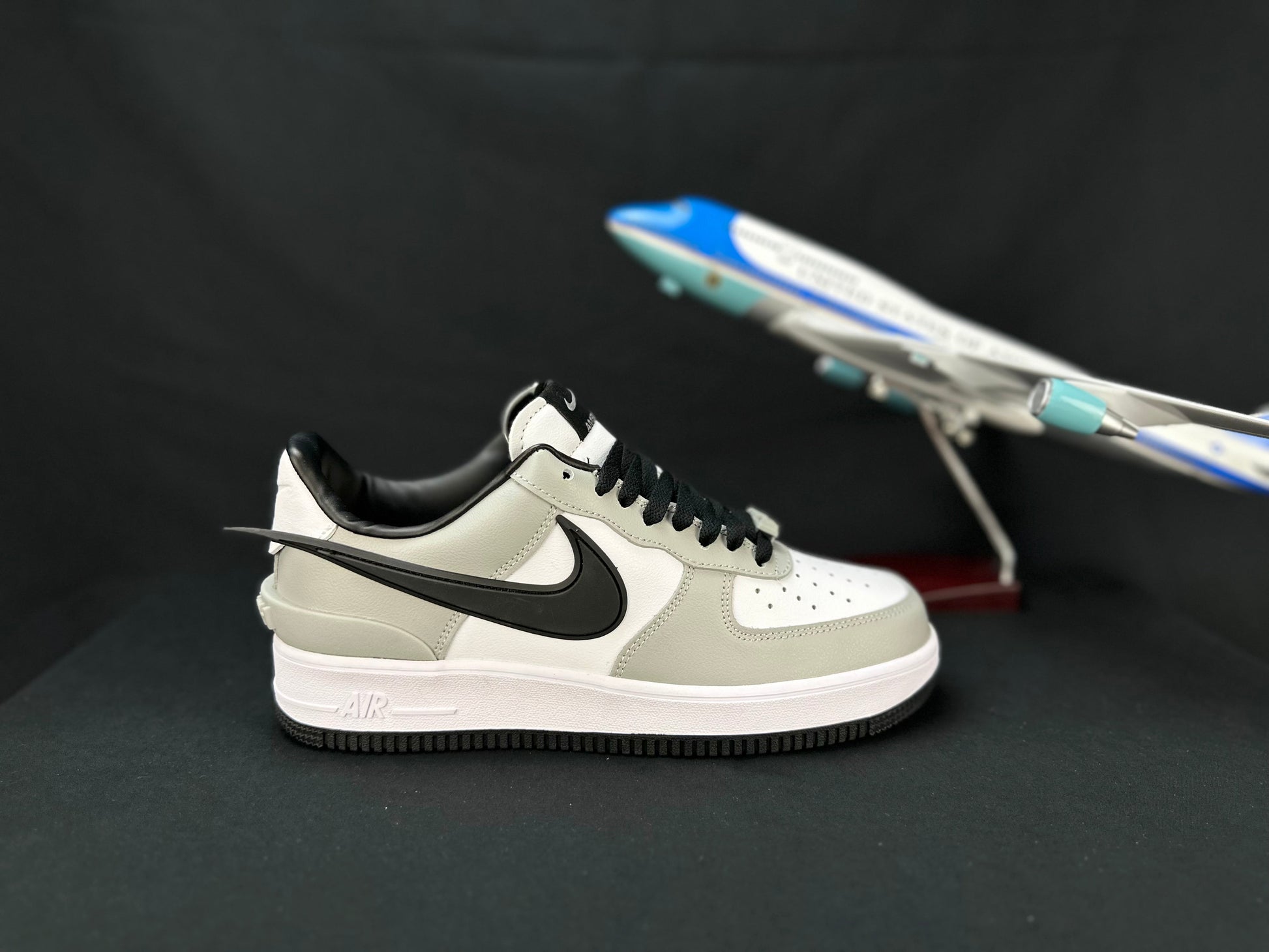 NIKE AIR FORCE 1 "Big Swoosh Grey" - Phantom Kicks