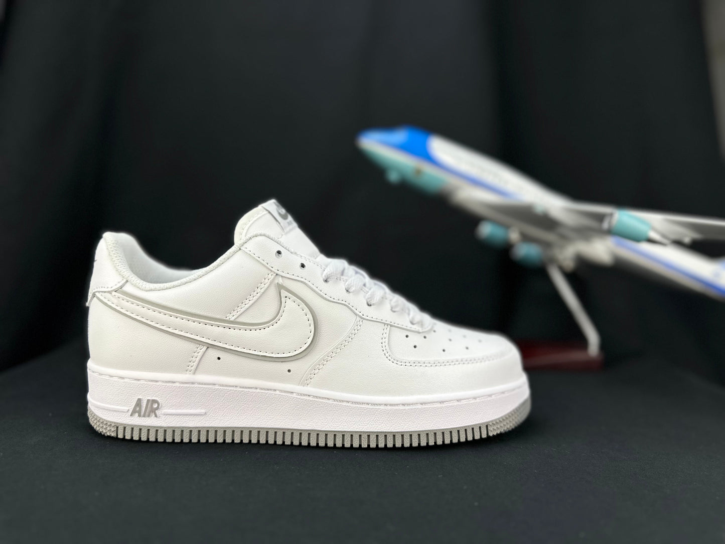 NIKE AIR FORCE 1 "Double Swoosh White/Grey" - Phantom Kicks